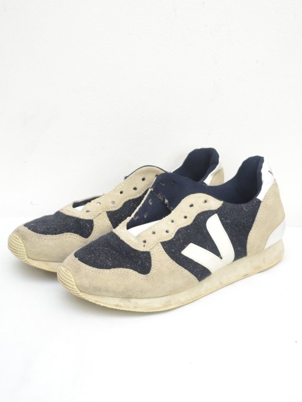 Veja Women's Suede Sneakers Pre Owned Size 6 *No Laces